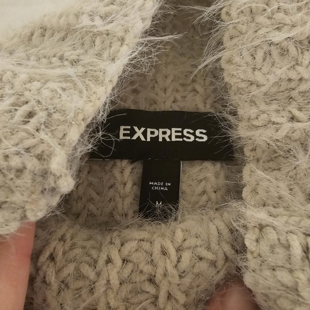 Express Sweater - Picture 2 of 3